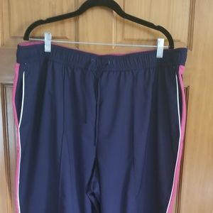 Athletic capri pants